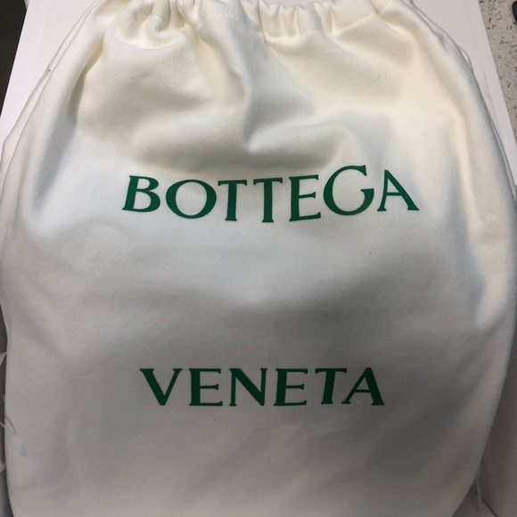 **SOLD** Bottega Vaneta Cassette Crossbody bag - Picture 5 of 16